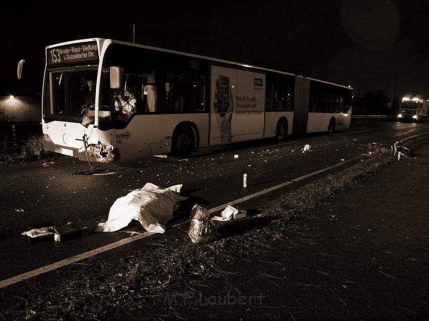 VU Roller KVB Bus Hoehenhauser Ring Koeln Muelheim P07.JPG